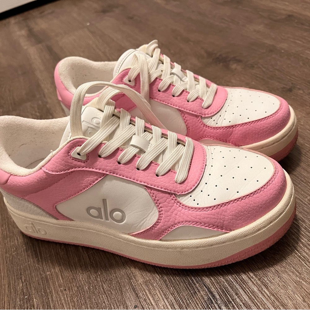 Alo yoga recovery Pink and White Sneakers W7 -worn 2x